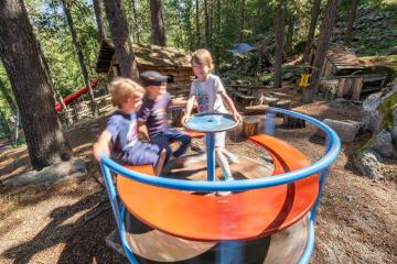 Robis-Walspielplatz-Graechen-05
